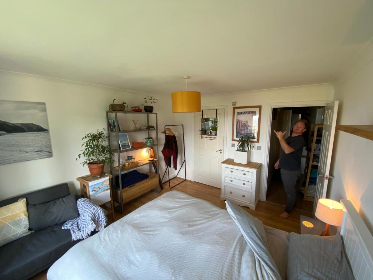 Sea Views On Fistral. Lovely Private Bedroom Newquay  Exterior photo